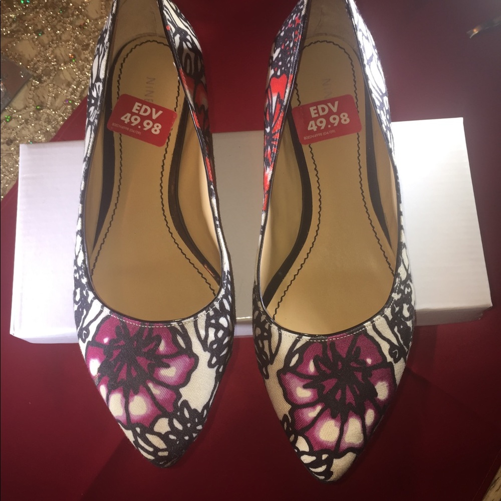 Women flat shoe Nine West